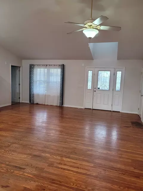 Living - 325 W North St, Dix, IL 62830 photo 3 of 5