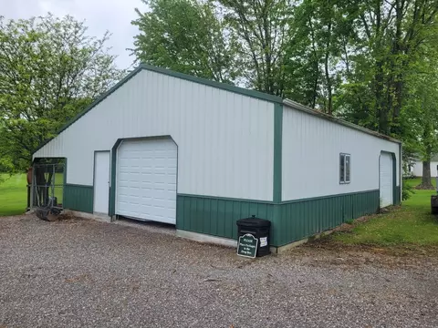 Exterior - 325 W North St, Dix, IL 62830 photo 5 of 5