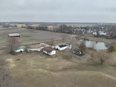 View/Area - 325 W North St, Dix, IL 62830 photo 4 of 7