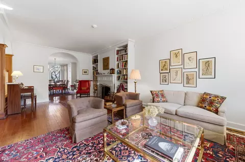 Living - 1222 E 56th St, Chicago, IL 60637 photo 2 of 4