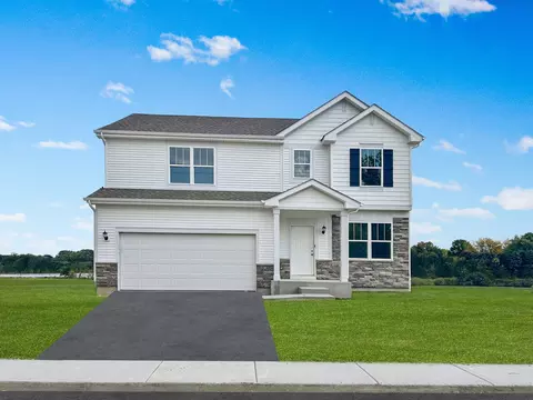 551 N Oak St, Hinckley, IL 60520