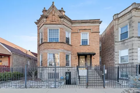 3243 W Evergreen St #2, Chicago, IL 60651
