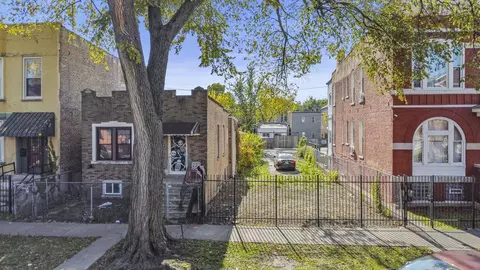 3041 W Flournoy St, Chicago, IL 60612