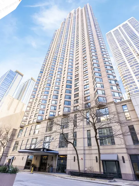 401 E Ontario St #4206, Chicago, IL 60611