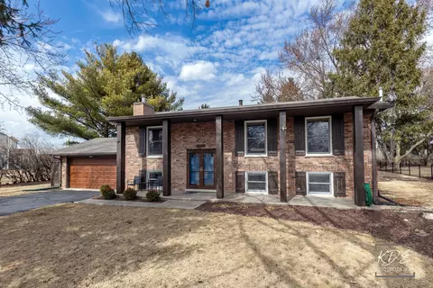 29 W376 Wagner Rd, Naperville, IL 60564