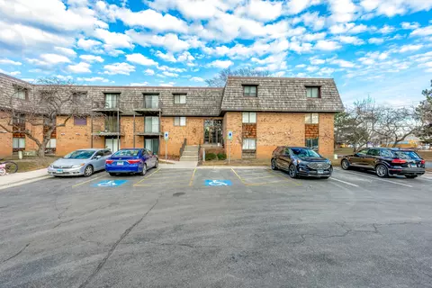 3 Oak Creek Dr #1406, Buffalo Grove, IL 60089