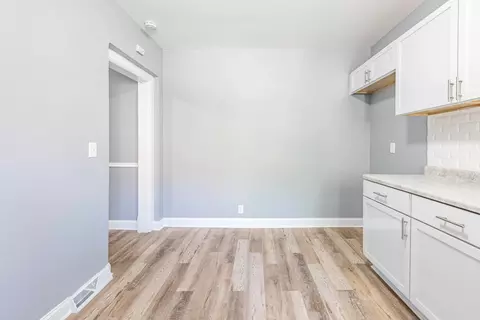 Entry Way - 1310 E 72nd St, Chicago, IL 60619 photo 1 of 2