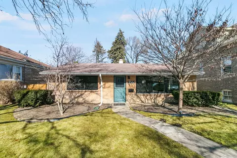 9512 Jefferson Ave, Brookfield, IL 60513