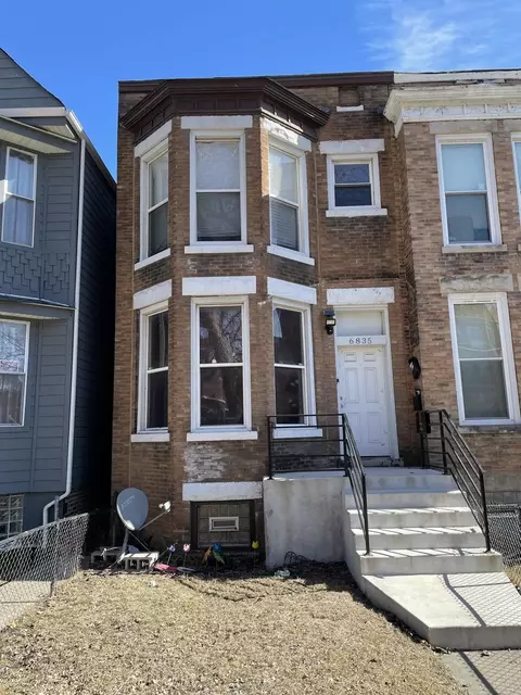 6835 S Calumet Ave, Chicago, IL 60637