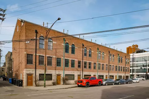 750 N Noble St #A, Chicago, IL 60642