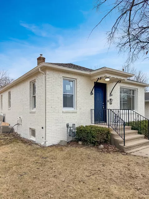 Undisclosed, Waukegan, IL 60085