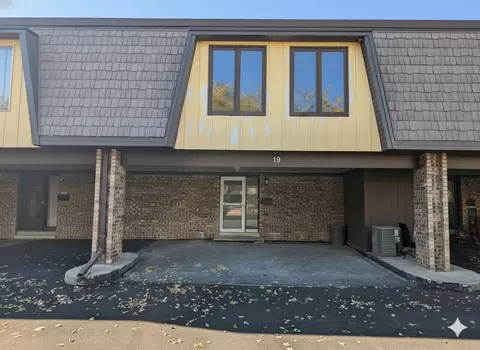 19 Cour Leroux, Palos Hills, IL 60465