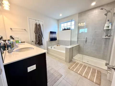 Bath - 12460 S Compass Ave, Plainfield, IL 60585 photo 3 of 3