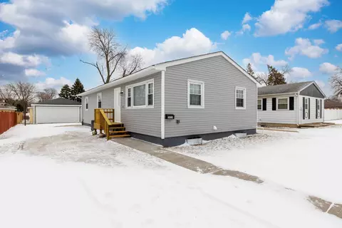 1616 Wilcox St, Crest Hill, IL 60435