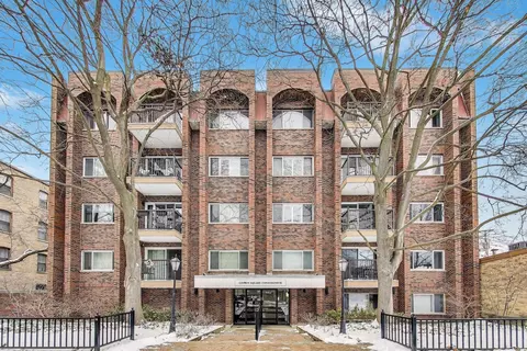 420 Linden Ave #502, Wilmette, IL 60091