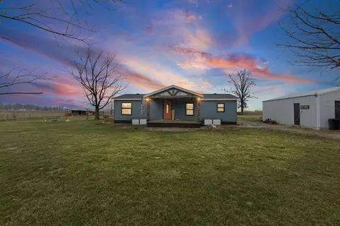 4239 Seven Hills Rd, Odin, IL 62870