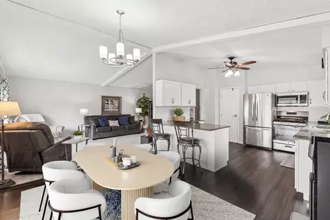 Dining - 2501 2nd St, Moline, IL 61265 photo 1 of 2