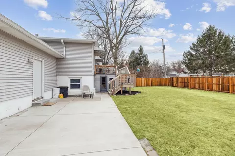 Exterior - 2501 2nd St, Moline, IL 61265 photo 4 of 7