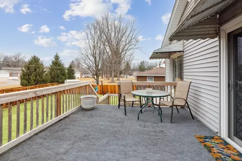 Exterior - 2501 2nd St, Moline, IL 61265 photo 5 of 7