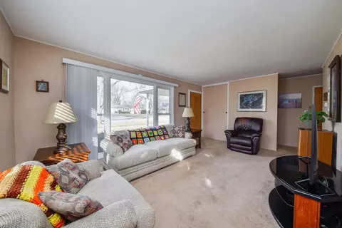 Living - 2302 Flicker Ln, Rolling Meadows, IL 60008 photo 1 of 3