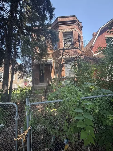 5951 S Elizabeth St, Chicago, IL 60636