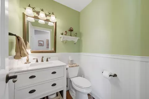 Bath - 11 N215 Capulet Cir, Elgin, IL 60124 photo 1 of 3
