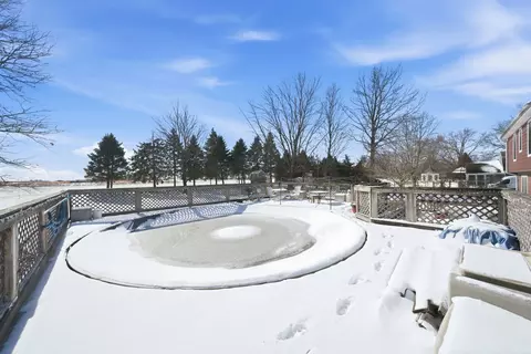 Exterior - 11 N215 Capulet Cir, Elgin, IL 60124 photo 6 of 6