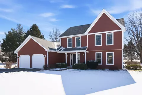 Exterior - 11 N215 Capulet Cir, Elgin, IL 60124 photo 2 of 6