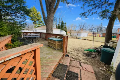 1321 Marcy Ln, Wheeling, IL 60090 photo 2