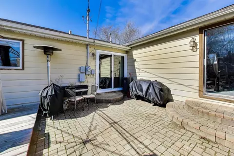 1075 Apricot St, Hoffman Estates, IL 60169 photo 21