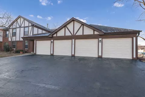 1325 Williamsburg Dr #C1, Schaumburg, IL 60193