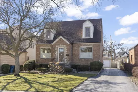 370 N Oak St, Elmhurst, IL 60126
