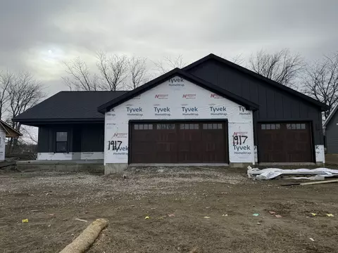 1917 S Stone Creek Blvd, Urbana, IL 61802