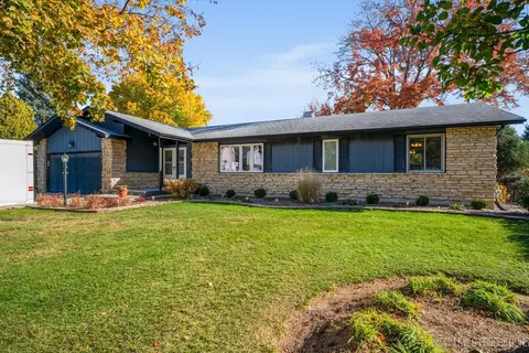 1367 Wauchope Dr, Elgin, IL 60123
