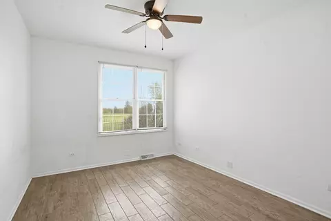 Bedroom - 525 Highlington Ct, Beecher, IL 60401 photo 2 of 2
