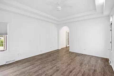 Living - 525 Highlington Ct, Beecher, IL 60401 photo 7 of 7