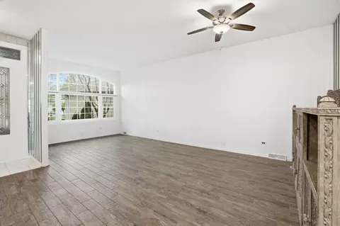 Living - 525 Highlington Ct, Beecher, IL 60401 photo 4 of 7
