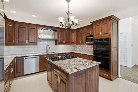 Kitchen - 525 Highlington Ct, Beecher, IL 60401 photo 4 of 4