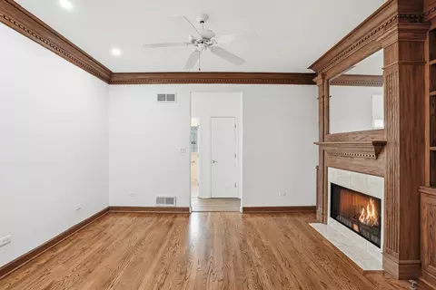 Living - 525 Highlington Ct, Beecher, IL 60401 photo 5 of 7