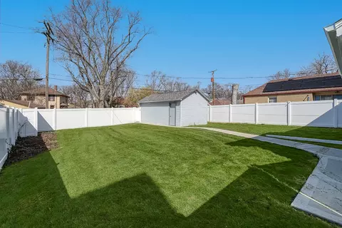 Exterior - 1179 S Elm Ave, Kankakee, IL 60901 photo 2 of 3