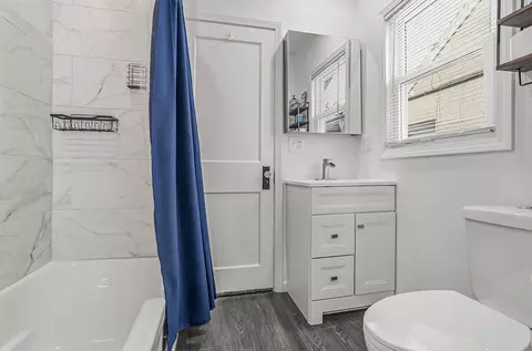 Bath - 1179 S Elm Ave, Kankakee, IL 60901 photo 3 of 3
