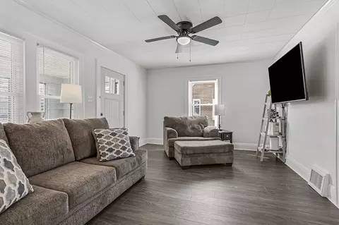 Living - 1179 S Elm Ave, Kankakee, IL 60901 photo 1 of 1