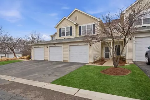 1304 Brookdale Dr, Carpentersville, IL 60110
