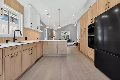 Kitchen - 134 E Morrison Ave, Mount Prospect, IL 60056 photo 4 of 7