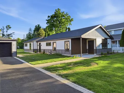 134 E Morrison Ave, Mount Prospect, IL 60056