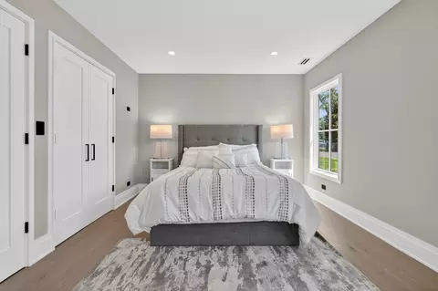 Bedroom - 134 E Morrison Ave, Mount Prospect, IL 60056 photo 4 of 5