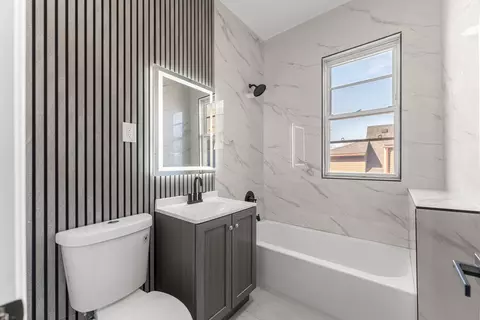Bath - 7532 S Champlain Ave, Chicago, IL 60619 photo 1 of 2