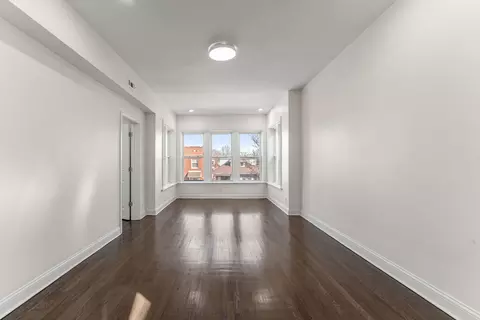 Living - 7532 S Champlain Ave, Chicago, IL 60619 photo 3 of 9
