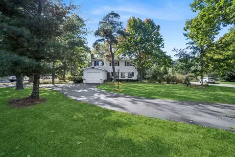 3373 Brook Rd, Highland Park, IL 60035