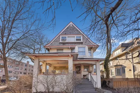325 S Elmwood Ave, Oak Park, IL 60302